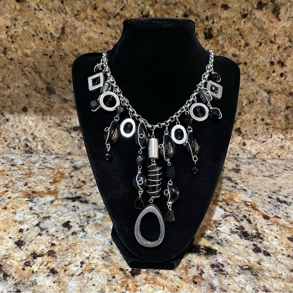 Gorgeous Art Deco cascading necklace on a cable chain